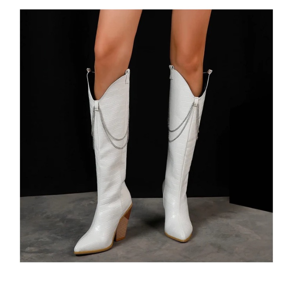 Brand new never worn chained cowboy boots size 6